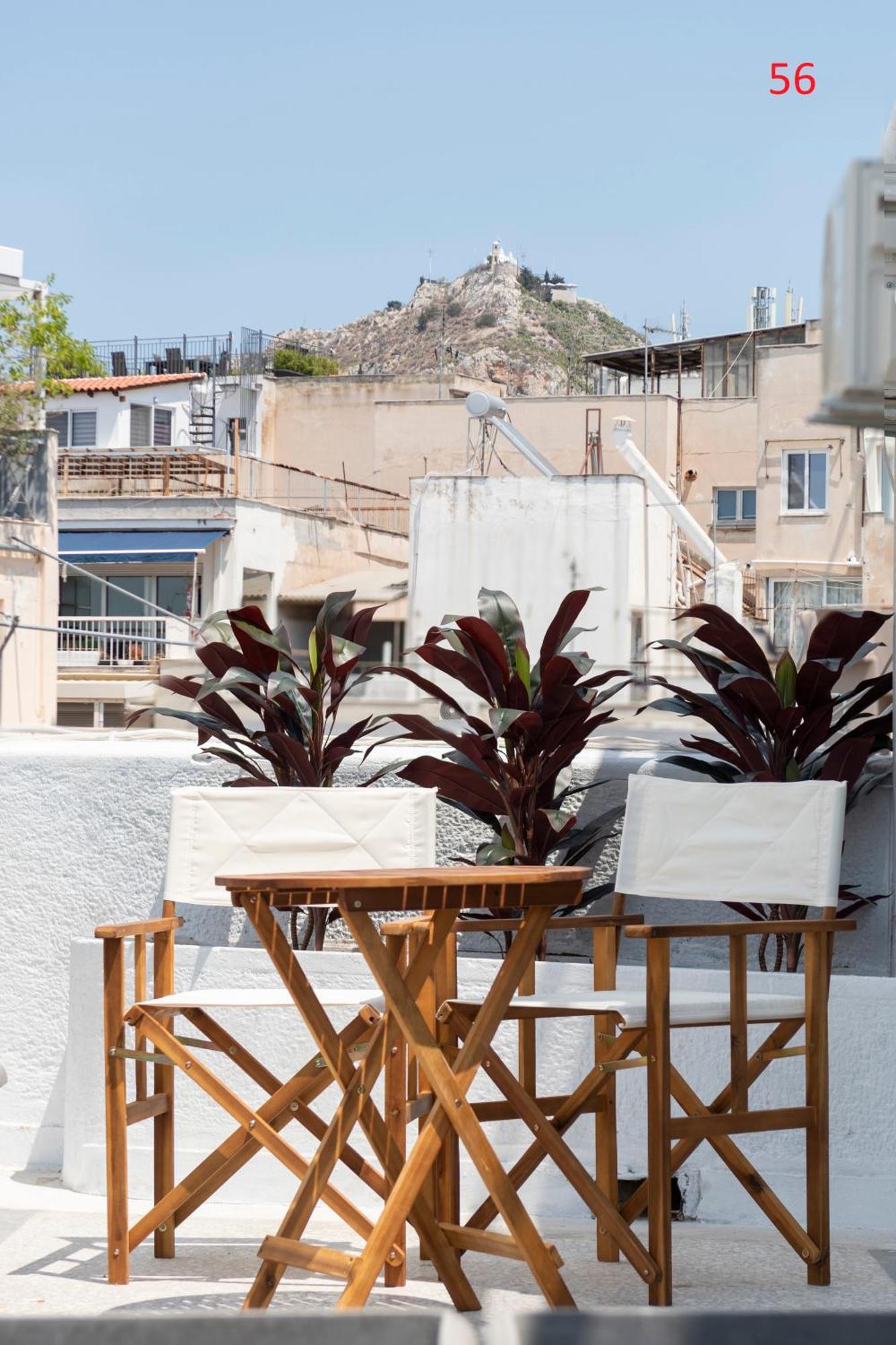 Athens Commercial Luaran gambar